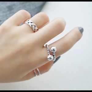 Vintage Jewelry - Ring Opening Twist With Double Bead Vintage Jewelry - Ring Opening Twist With Double Bead